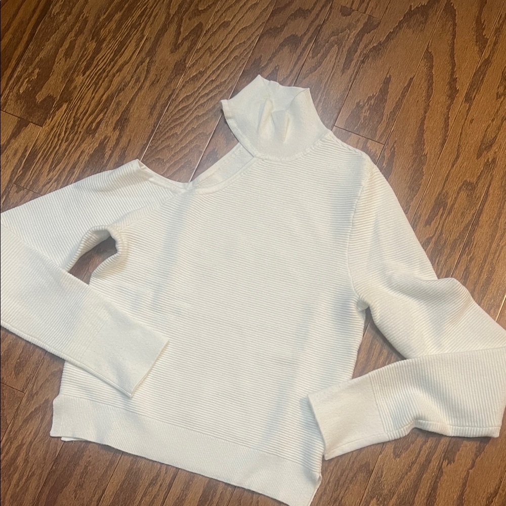 Abercrombie &Fitch Elegant Open Shoulder Sweater, size XS